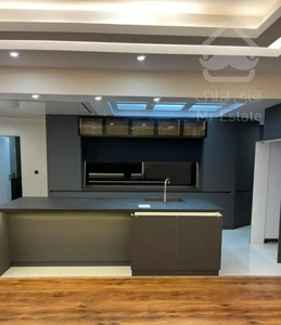 195 متر فاز 2 شمالی رو به حیاط / ۲پارکینگ