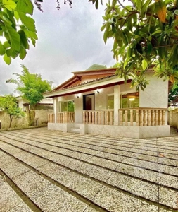 فلت/۲۶۰متری/چندسال ساخت/سندتک برگ/حیاط بزرگ