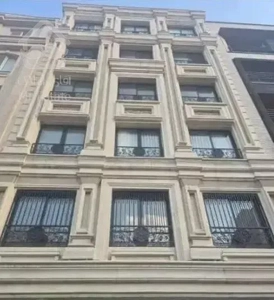 ۵ ۸ ۱ متری // ۲ پارکینگ // آریافر