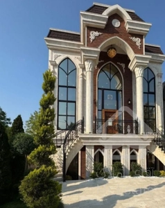 عمارت‌انگلیسی۴۰۰متری ویودار*شهرک جنگلی/استخرداخلی