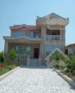 فروش ویلا به متراژ۳۰۰متردارایبنای۲۰۰متر