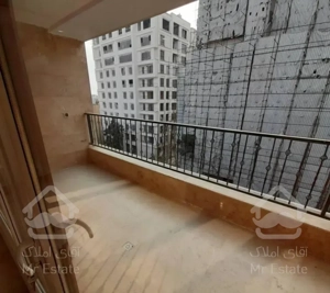 اقدسیه/ 200متر/ کلیدنخورده/ 2پارکینگ/ تراس