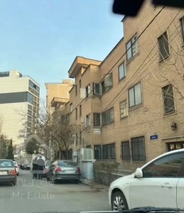 فروش ویلایی زعفرانیه ۱۲۰۰ متر زمین ۱۰۰۰ متر بنا