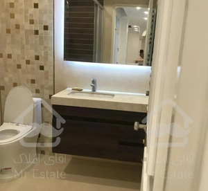 ٢٩٠متر٤خوابه ١١ساله با ٢پارکینگ