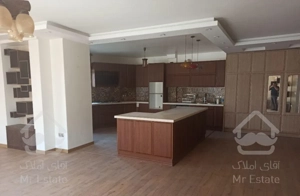 اپارتمان ۱۶۵متری.افتاب.۴پارکینگ(کلید نخورده)