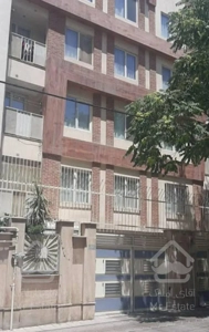 آپارتمان ۸۱ متر دو خوابه.