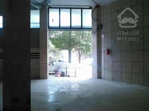 ملک تجاری مناسب‌ برای نمایشگاه فروشگاه های زنجیره ای و بانک 