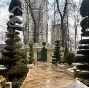 ۳۵۹ متر آپارتمان فول در بهترین نقطه فرمانیه شرقی