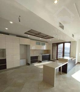 ۱۲۷ متر / ۳ خواب فول امکانات و کم واحد