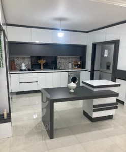 وام دار/ ۱۴۰متری/خ سعدی/تک واحد /لاکچری