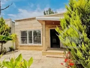 ویلاباغچه سرسبز ۲۰۰ متری/سنددار/تخفیف باورنکردنی