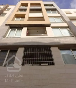 آپارتمان ۱۳۰ متری