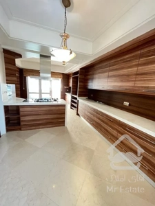 ۳۱۱متر/زعفرانیه/خ فرخ/۴خ/۵پارکینگ/ تکواحدی (راد)