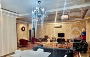 ۱۵۰ متری / سه خواب / دو پارکینگ / شهرک چشمه