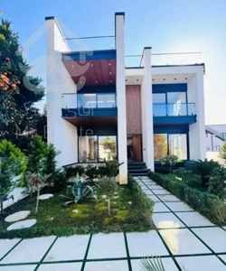 دوبلکس مدرن استخرداخلی* 320متر*   اقساط14ماه