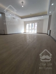 ۱۰۵ متر « شهرزیبا » ۶ ساله / سالن پرده خور