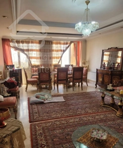 فروش ۲۰۰متر تکواحدی  ۲۲ ساله ((فول امکانات))