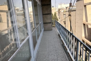 آپارتمان ۱۳۵ متر قدیمی تک واحدی