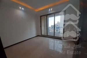 زمرد جنوبی ۱۳۰متر ۳خوابه