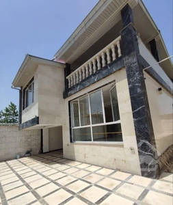 ویلا ساحلی با تراس بزرگ و ویوی دریا