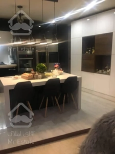 ۱۳۵مترفول امکانات-تکواحد-شهرک غرب-زیرزیرقیمت منطقه‌