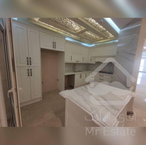 300 متر تاپ لوکیشن دروس * تک واحدی *