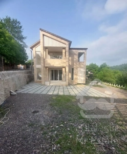 ویلایی زمین 1100متر بنا 265متر فول امکانات