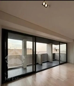 ۲۰۰ متر /۲ پارکینگ / فاز یک لابی دار