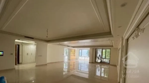 آپارتمان ۳۲۴ متر/ لوکیشن نیلوفر/فروشنده