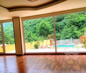 ویلای جنگلی با پیش پرداخت و بلند