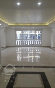 پنت هاوس با ۲۰۰متر حیاط اختصاصی
