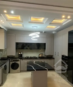 شهرک غرب بلوار دریا/۱۳۰ متر/۳ خواب/تک واحدی