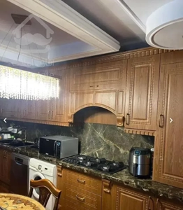 ۱۸۵ متر ۲ پارکینگ ۱۲ فاز یک مطبخ دار شمالی حیاط