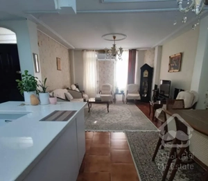 ۷۶ متر ۲ خواب طبقه۲روئیت سالن پرده خور