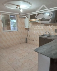 ۸۵متری حیاط دار