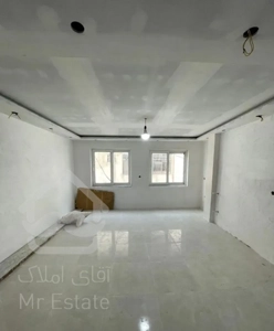 فروش آپارتمان طبقه اول ۶۸متری راه مشترک مرکز شهر