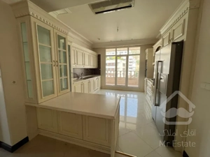 فروش اپارتمان 180 متری زعفرانیه