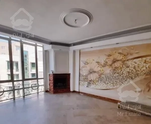 آپارتمان ۸۲ متری پونک