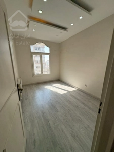 فروش واحد نور مستقیم رو به افتاب ۷۰ متری