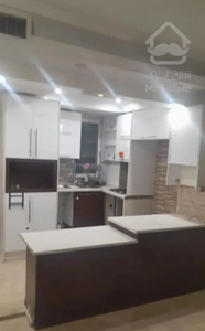 ۷۵ متری  گیشا زوج  نقاشی شده، چسبیده به پارک