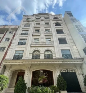 آپارتمان ۳۰۰ متری*غربیهای بلوار ۲۴ متری*ژورنالی