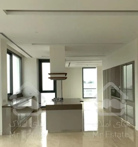 245 متر   مارکدار