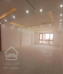 97متر‌.خیابان مطهری‌.نوسازصفر‌.نور شمال وجنوب