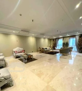 متحیر کننده در دبستان/۱۵۱متر سالن پرده خور غرق نور