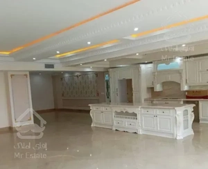 ۲۱۰ متر ۳ خواب  لوکیشن اصیل نشین