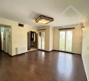 ۵۲متر فول امکانات+بالکن/بازسازی شده/غرق نور/طوقانی