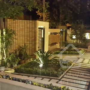 فروش آپارتمان ۶۸ متر دو خواب چهارباغ شرقی