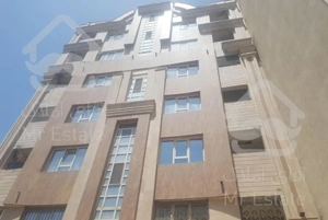 آپارتمان ۱۳۰ متر سه خواب