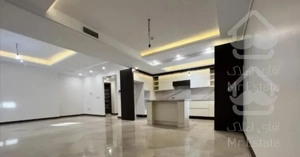 200 متری/ 2 پارکینگ / سه راه یاسر