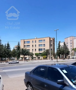 آپارتمان فروشی واقع در مجتمع قائم ۲